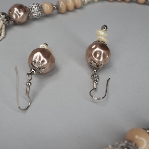 Vintage Mother of Pearl Jewelry Set - Picture 6 of 7